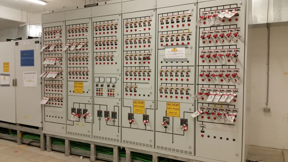 Low-voltage panelboard and control systems